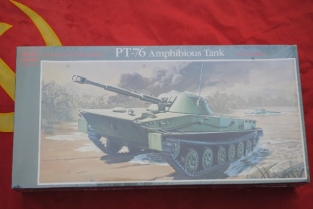 GM06401  PT-76 Amphibious Tank